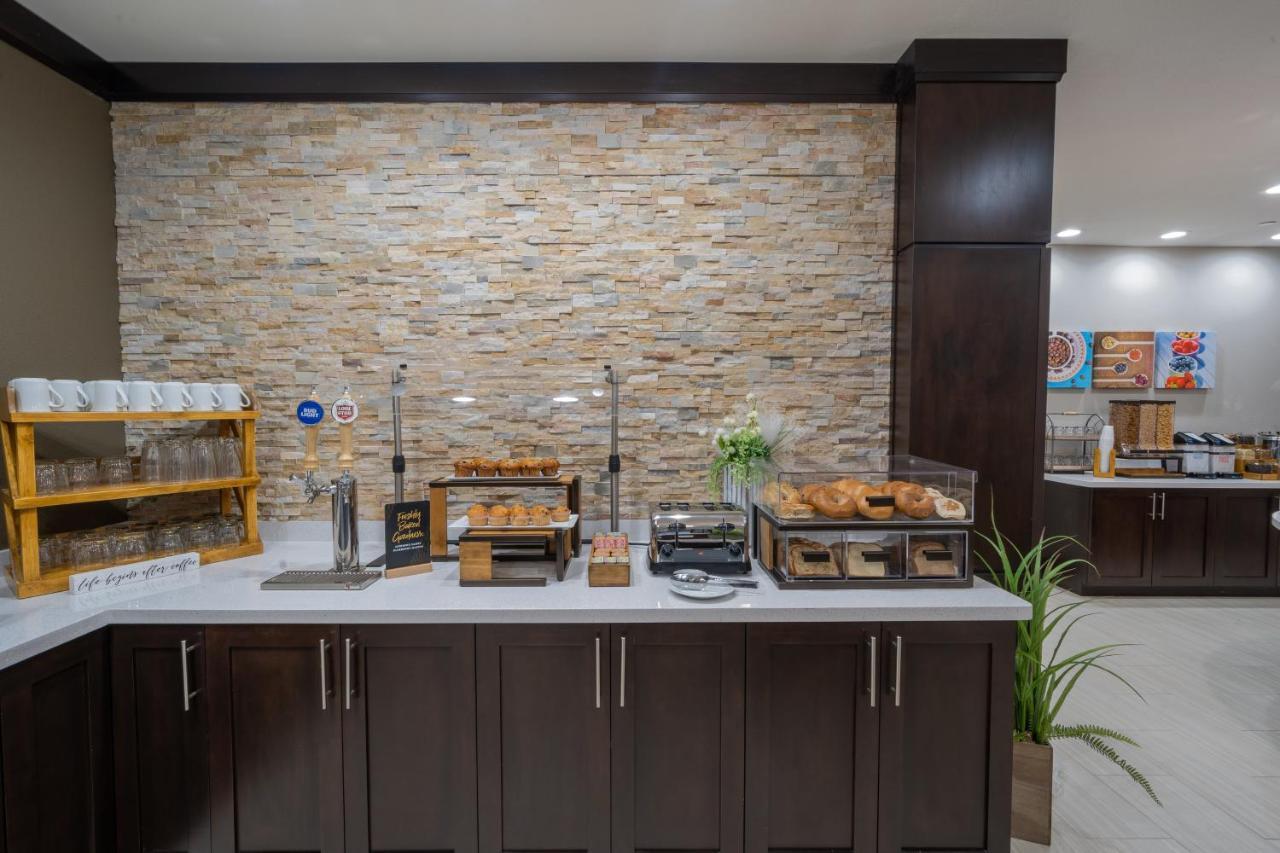 Staybridge Suites Houston East - Baytown By Ihg Buitenkant foto